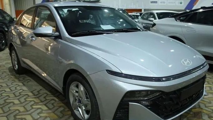 New Hyundai Accent VI (BN7), 1.5 l, 2026 in Saudi Arabia, Dammam by معرض اسطول الدرة للسيارات, Silver color.  | AUTO.AE | Listing #296033 — photo 2 of 9