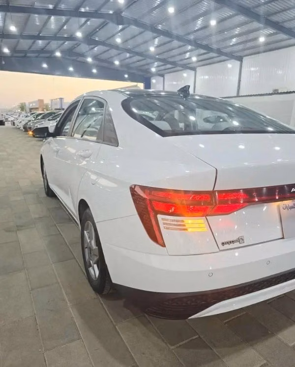 مستعملة Hyundai Accent السادس (BN7)، 1.5 لتر، 2024 في المملكة العربية السعودية، الدمام من معرض اسطول الدرة للسيارات، اللون أبيض.  | AUTO.AE | إعلان #296066 — صورة 8 من 16