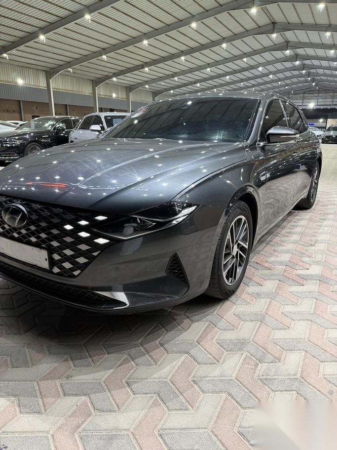 Used Hyundai Azera III (IG) Facelift, 2.5 l, 2023 in Saudi Arabia, Dammam by معرض بن ناشي للسيارات, Grey color.  | AUTO.AE | Listing #264484