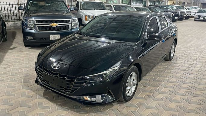 مستعملة Hyundai Elantra VII (CN7), 1.6 l, 2021 في في المملكة العربية السعودية, الدمام من معرض ال شيبان للسيارات، اللون أسود. المواصفات الكورية | AUTO.AE | إعلان #258236