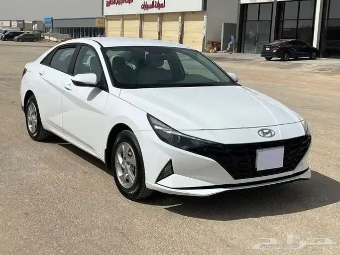 Подержанный Hyundai Elantra VII (CN7), 1.6 л, 2023 в Саудовская Аравия, Даммам от معرض أبو ماجد Белый цвет. GCC | AUTO.AE | Объявление #258564