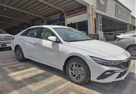 جديدة Hyundai Elantra عملية فيس ليفت VII (CN7), 2.0 l, 2026 في في المملكة العربية السعودية, الدمام من معرض دليل المملكة للسيارات dalil almamlakah، اللون أبيض. مواصفات الخليج | AUTO.AE | إعلان #259250