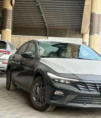 جديدة Hyundai Elantra عملية فيس ليفت VII (CN7), 1.6 l, 2026 في في المملكة العربية السعودية, الدمام من معرض الإنجاز للسيارات، اللون رمادي. مواصفات الخليج | AUTO.AE | إعلان #260763