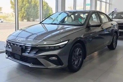 جديدة Hyundai Elantra عملية فيس ليفت VII (CN7), 2.0 l, 2026 في في المملكة العربية السعودية, الدمام من معرض علي الصادق للسيارات، اللون رمادي. مواصفات الخليج | AUTO.AE | إعلان #263860