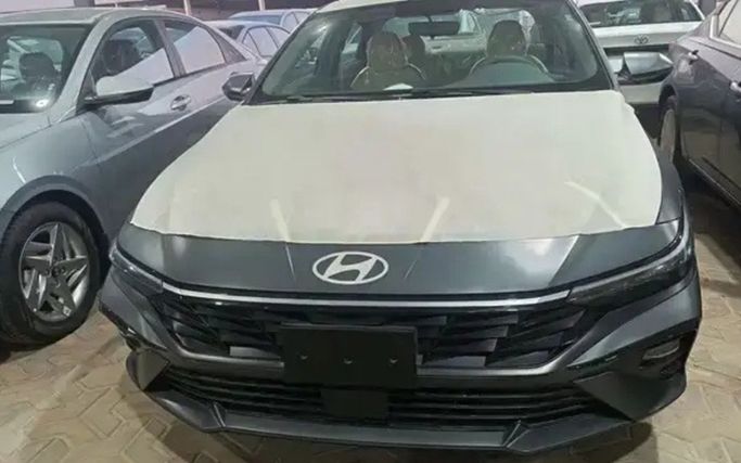 جديدة Hyundai Elantra عملية فيس ليفت VII (CN7), 2.0 l, 2026 في في المملكة العربية السعودية, الدمام من معرض أبو سيف الشهري للسيارات، اللون رمادي.  | AUTO.AE | إعلان #265092