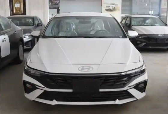 Новый Hyundai Elantra VII (CN7) Рестайлинг, 2.0 л, 2026 в Саудовская Аравия, Даммам от معرض شركة القرني للسيارات Белый цвет.  | AUTO.AE | Объявление #268117