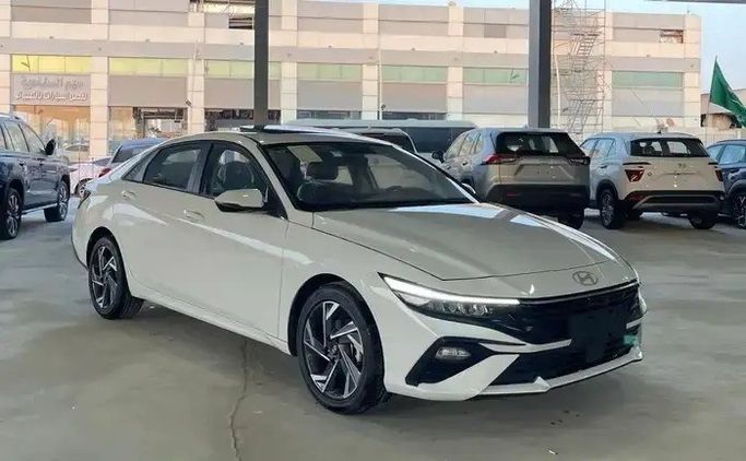 جديدة Hyundai Elantra عملية فيس ليفت VII (CN7), 1.5 l, 2025 في في المملكة العربية السعودية, الدمام من معرض محمد علي السهيمي للسيارات، اللون أبيض. أخرى | AUTO.AE | إعلان #277624
