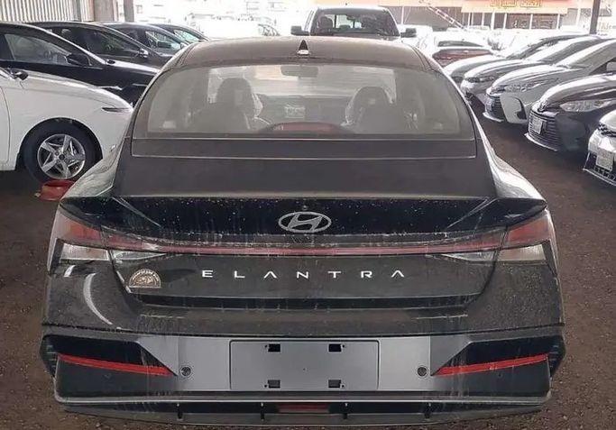 Новый Hyundai Elantra VII (CN7) Рестайлинг, 1.5 л, 2025 в Саудовская Аравия, Даммам от معرض اسطول الدرة للسيارات Черный цвет.  | AUTO.AE | Объявление #296029 — фото 5 из 9