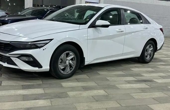 Подержанный Hyundai Elantra VII (CN7) Рестайлинг, 2.0 л, 2024 в Саудовская Аравия, Даммам от معرض اسطول الدرة للسيارات Белый цвет.  | AUTO.AE | Объявление #296055 — фото 5 из 15