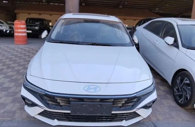 جديدة Hyundai Elantra عملية فيس ليفت VII (CN7)، 1.5 لتر، 2025 في المملكة العربية السعودية، الدمام من معرض مركبة العز، اللون أبيض.  | AUTO.AE | إعلان #296121 — صورة 2 من 10