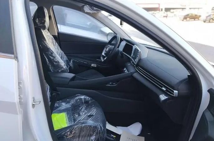 جديدة Hyundai Elantra عملية فيس ليفت VII (CN7)، 1.5 لتر، 2025 في المملكة العربية السعودية، الدمام من معرض مركبة العز، اللون أبيض.  | AUTO.AE | إعلان #296121 — صورة 8 من 10