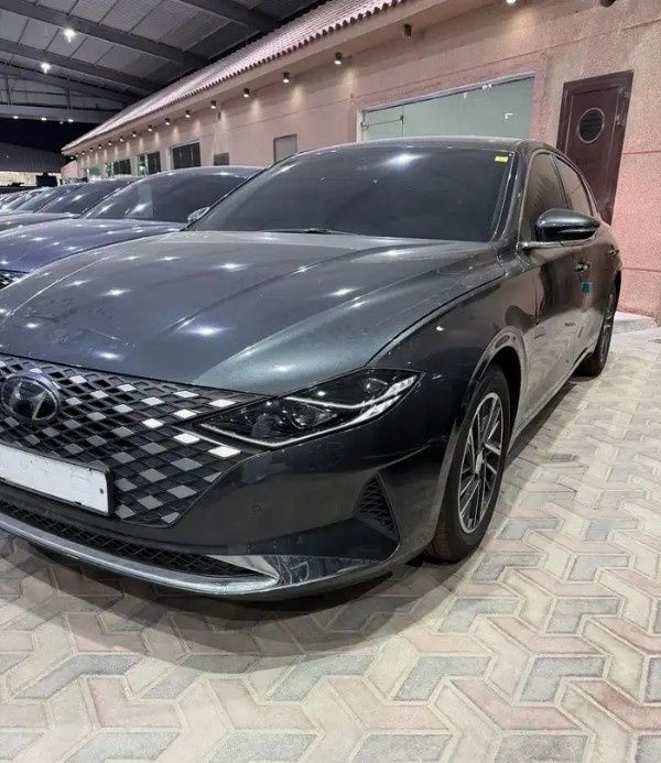 Подержанный Hyundai Grandeur VI Рестайлинг, 2.5 л, 2023 в Саудовская Аравия, Даммам от معرض بن ناشي للسيارات Черный цвет. GCC | AUTO.AE | Объявление #278194