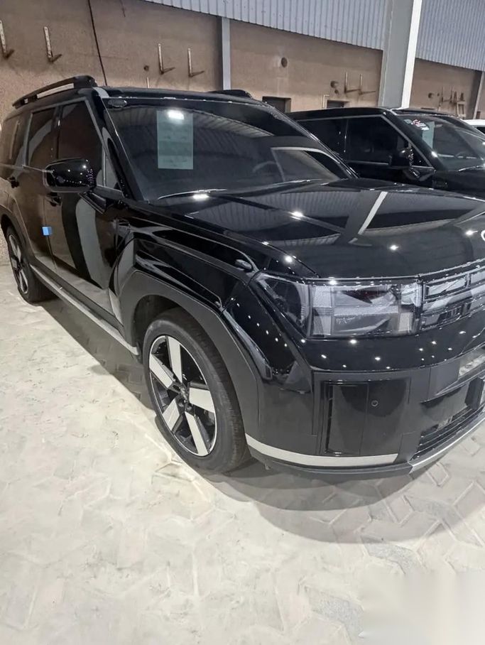 Used Hyundai Santa Fe V (MX5), 2.5 l, 2024 in Saudi Arabia, Dammam by معرض بن ناشي للسيارات, Black color.  | AUTO.AE | Listing #264504