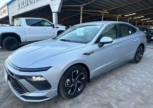 مستعملة Hyundai Sonata عملية فيس ليفت VIII (DN8), 2.5 l, 2024 في في المملكة العربية السعودية, الدمام من معرض مجموعة السلام Al-salam gulf، اللون فضي. مواصفات الخليج | AUTO.AE | إعلان #259183