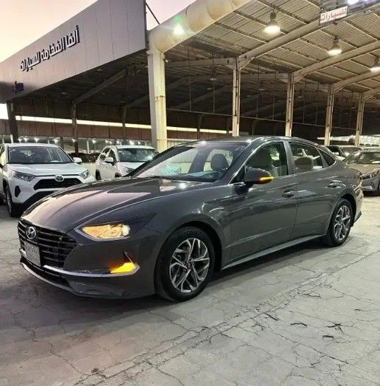 مستعملة Hyundai Sonata ثامناً (DN8), 2.5 l, 2021 في في المملكة العربية السعودية, الدمام من معرض اعتماد الشرقية للسيارات، اللون رمادي.  | AUTO.AE | إعلان #261986