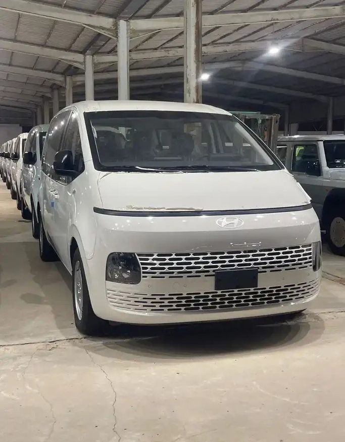 Новый Hyundai Staria, 2.2 л, 2025 в Саудовская Аравия, Даммам от جمال الدهان للسيارات Белый цвет.  | AUTO.AE | Объявление #281321