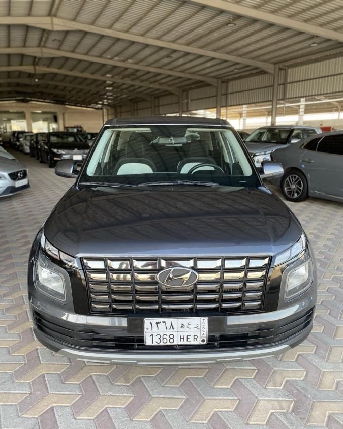 مستعملة Hyundai Venue I (السوق الهندي) فيس ليفت, 1.0 l, 2024 في في المملكة العربية السعودية, الدمام من مجموعة الخليج للسيارات، اللون رمادي.  | AUTO.AE | إعلان #262256