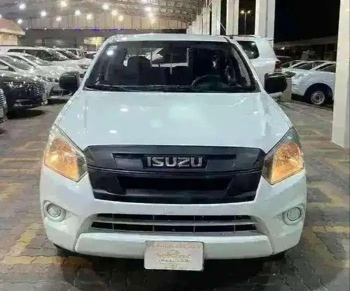 Used Isuzu D-Max II Facelift, 2.5 l, 2022 in Saudi Arabia, Dammam by معرض الخشيبان للسيارات, White color. GCC Specs | AUTO.AE | Listing #260259