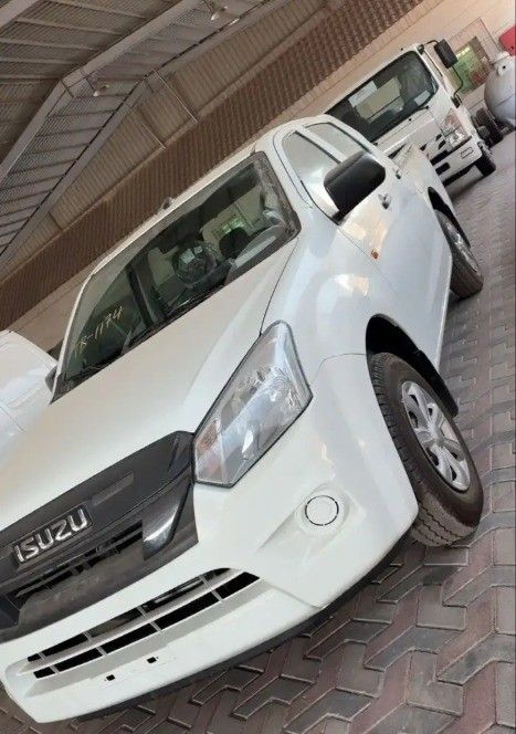 جديدة Isuzu D-Max فيس ليفت الثاني, 2.0 l, 2025 في في المملكة العربية السعودية, الدمام من معرض الإنجاز للسيارات، اللون أبيض. مواصفات الخليج | AUTO.AE | إعلان #260758