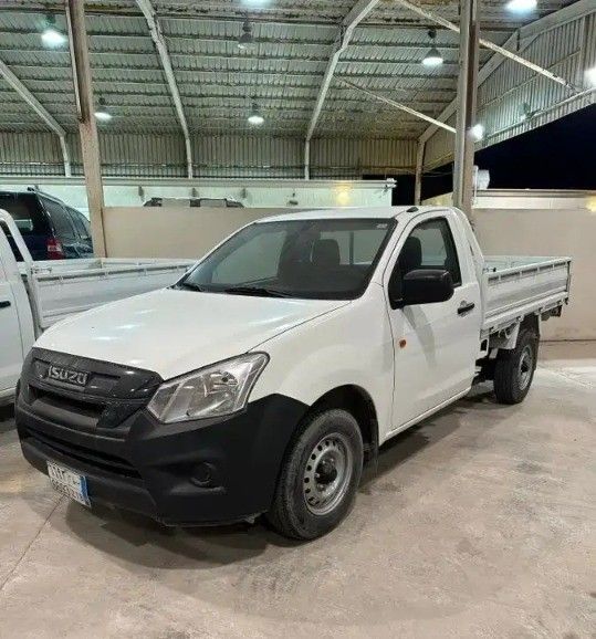 Подержанный Isuzu D-Max II Рестайлинг, 2.0 л, 2023 в Саудовская Аравия, Даммам от معرض اعتماد الشرقية للسيارات Белый цвет.  | AUTO.AE | Объявление #262036