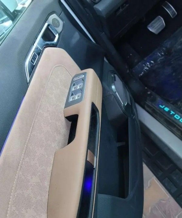 جديدة Jetour T2، 2.0 لتر، 2025 في المملكة العربية السعودية، الدمام من معرض مركبة العز، اللون أبيض.  | AUTO.AE | إعلان #296122 — صورة 11 من 19