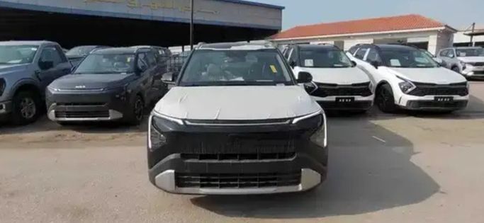 Новый Kia Carens IV (KY), 1.5 л, 2026 в Саудовская Аравия, Даммам от معرض أبو سيف الشهري للسيارات Черный цвет.  | AUTO.AE | Объявление #265390