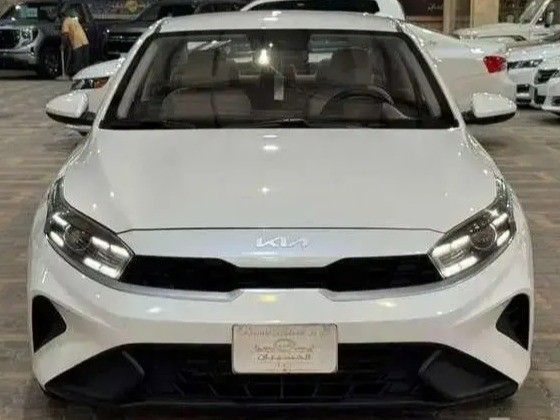 مستعملة Kia Cerato فيس ليفت IV, 1.6 l, 2022 في في المملكة العربية السعودية, الدمام من معرض الخشيبان للسيارات، اللون أبيض. مواصفات الخليج | AUTO.AE | إعلان #260241