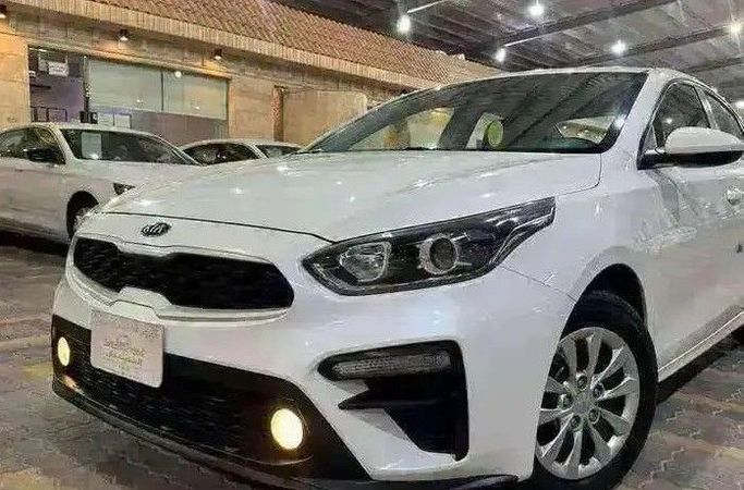 مستعملة Kia Cerato رابعاً, 1.6 l, 2019 في في المملكة العربية السعودية, الدمام من معرض الخشيبان للسيارات، اللون أبيض. مواصفات الخليج | AUTO.AE | إعلان #260266