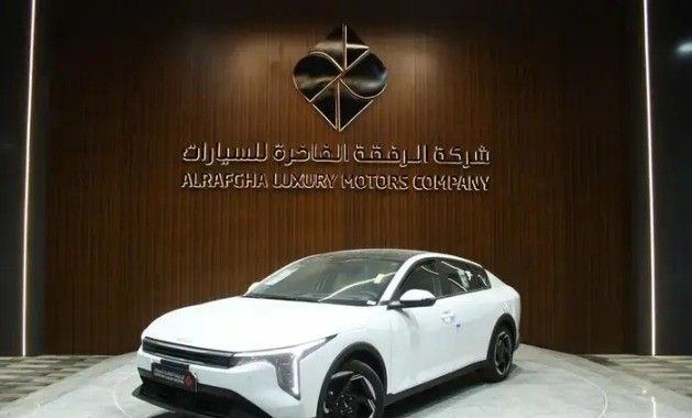 جديدة Kia K4, 2.0 l, 2025 في في المملكة العربية السعودية, الدمام من الرفقة الفاخرة للسيارات، اللون أبيض.  | AUTO.AE | إعلان #263228
