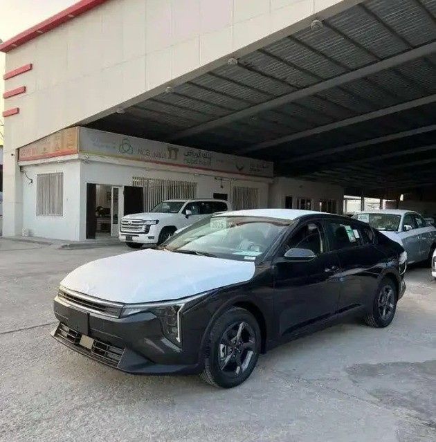 جديدة Kia K4, 1.6 l, 2026 في في المملكة العربية السعودية, الدمام من معرض شركة القيادة للسيارات، اللون أسود.  | AUTO.AE | إعلان #264731