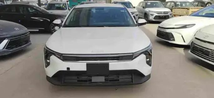 جديدة Kia K4, 1.6 l, 2026 في في المملكة العربية السعودية, الدمام من معرض أبو سيف الشهري للسيارات، اللون أبيض. مواصفات الخليج | AUTO.AE | إعلان #266059