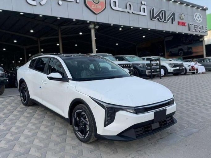 جديدة Kia K4, 1.6 l, 2026 في في المملكة العربية السعودية, الدمام من قمة البرج للسيارات، اللون أبيض. أخرى | AUTO.AE | إعلان #266733