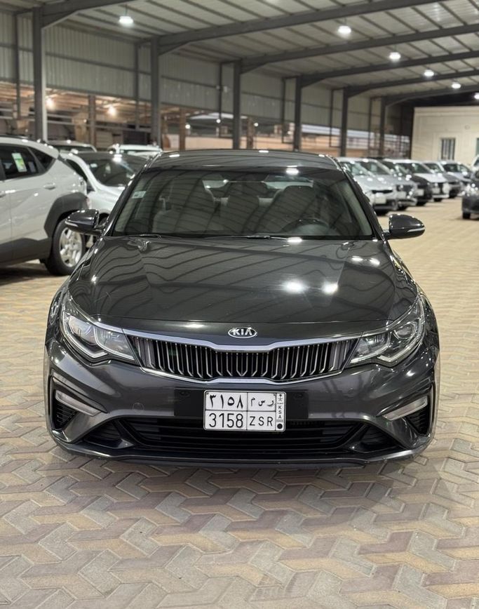 Used Kia K5 II, 1.7 l, 2019 in Saudi Arabia, Dammam by مجموعة الخليج للسيارات, Grey color.  | AUTO.AE | Listing #262263