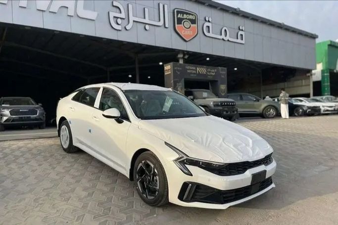 Новый Kia K5 III Рестайлинг, 2.5 л, 2026 в Саудовская Аравия, Даммам от قمة البرج للسيارات Белый цвет. Other | AUTO.AE | Объявление #263098