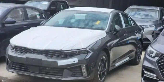 جديدة Kia K5 ثالثاً فيس ليفت, 2.5 l, 2026 في في المملكة العربية السعودية, الدمام من معرض شركة القيادة للسيارات، اللون أسود.  | AUTO.AE | إعلان #264805