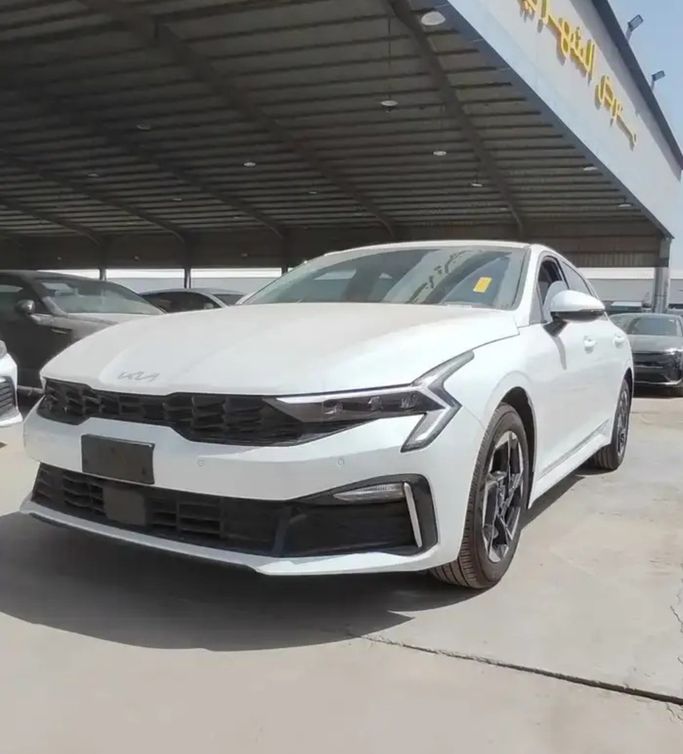 Новый Kia K5 III Рестайлинг, 2.5 л, 2026 в Саудовская Аравия, Даммам от معرض أبو سيف الشهري للسيارات Белый цвет.  | AUTO.AE | Объявление #265378