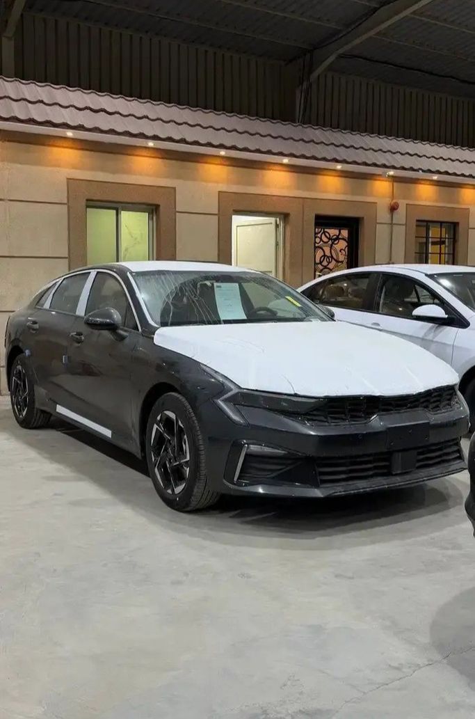 New Kia K5 III Facelift, 2.5 l, 2026 in Saudi Arabia, Dammam by شركة بن قير للسيارات, Black color. GCC Specs | AUTO.AE | Listing #266930