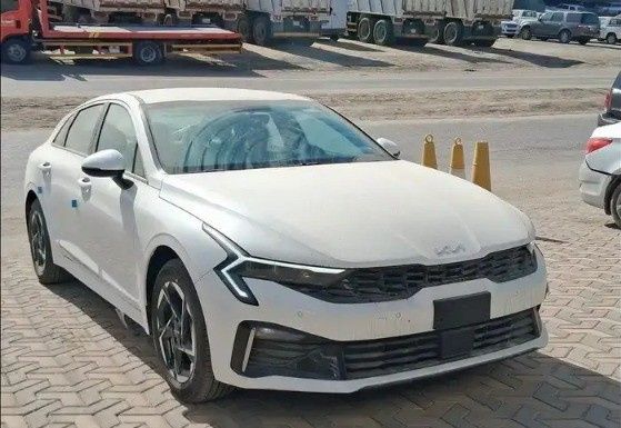 New Kia K5 III Facelift, 2.5 l, 2026 in Saudi Arabia, Dammam by معرض شركة القرني للسيارات, White color.  | AUTO.AE | Listing #268309