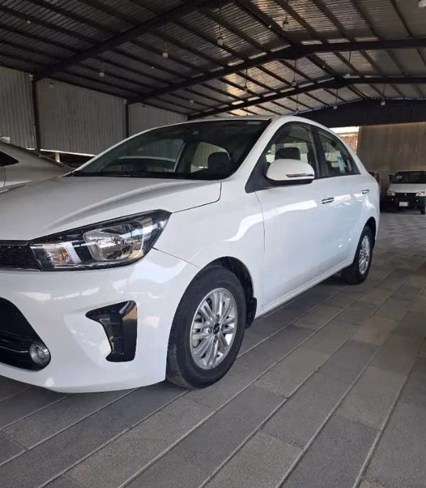 مستعملة Kia Pegas، 1.4 لتر، 2024 في المملكة العربية السعودية، الدمام من معرض اسطول الدرة للسيارات، اللون أبيض.  | AUTO.AE | إعلان #296077 — صورة 2 من 12