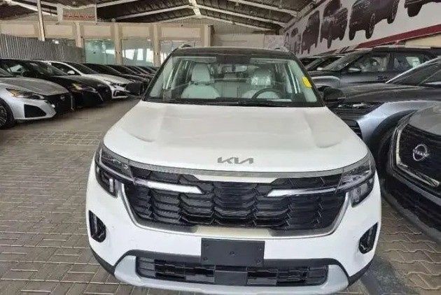 جديدة Kia Seltos أنا فيس ليفت, 1.5 l, 2026 في في المملكة العربية السعودية, الدمام من معرض شركة القيادة للسيارات، اللون أبيض.  | AUTO.AE | إعلان #264685