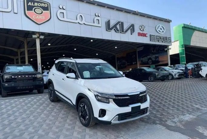 جديدة Kia Seltos أنا فيس ليفت, 1.6 l, 2025 في في المملكة العربية السعودية, الدمام من قمة البرج للسيارات، اللون أبيض. أخرى | AUTO.AE | إعلان #266956