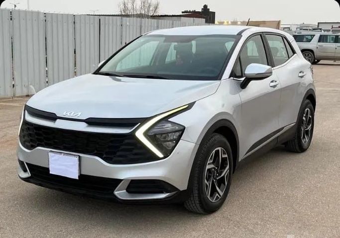 Used Kia Sportage V, 2.0 l, 2023 in Saudi Arabia, Dammam by معرض أبو ماجد, Silver color. GCC Specs | AUTO.AE | Listing #257791