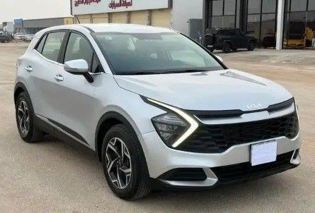 Used Kia Sportage V, 2.0 l, 2023 in Saudi Arabia, Dammam by معرض أبو ماجد, Silver color. GCC Specs | AUTO.AE | Listing #258716