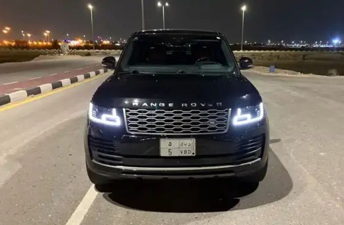 Подержанный Land Rover Range Rover Long IV (L405) Рестайлинг, 3.0 л, 2019 в Саудовская Аравия, Даммам от معرض أبو سيف الشهري للسيارات Черный цвет.  | AUTO.AE | Объявление #264647