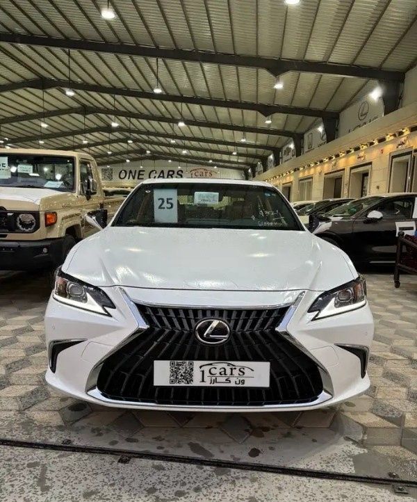 New Lexus ES 250 VII (XZ10) Facelift, 2.5 l, 2025 in Saudi Arabia, Dammam by معرض ون كارز للسيارات One Cars, White color.  | AUTO.AE | Listing #295687 — photo 2 of 16