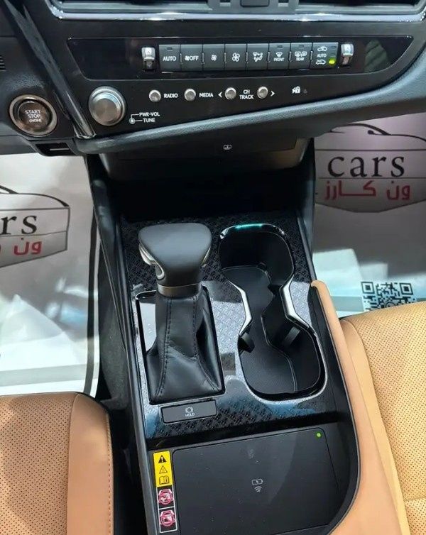 New Lexus ES 250 VII (XZ10) Facelift, 2.5 l, 2025 in Saudi Arabia, Dammam by معرض ون كارز للسيارات One Cars, White color.  | AUTO.AE | Listing #295687 — photo 11 of 16