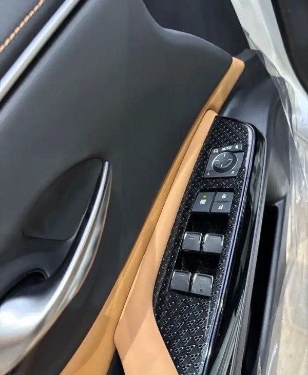 New Lexus ES 250 VII (XZ10) Facelift, 2.5 l, 2025 in Saudi Arabia, Dammam by معرض ون كارز للسيارات One Cars, White color.  | AUTO.AE | Listing #295687 — photo 13 of 16