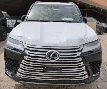 جديدة Lexus LX 600 رابعاً, 3.4 l, 2026 في في المملكة العربية السعودية, الدمام من معرض مركبة العز، اللون أسود. مواصفات الخليج | AUTO.AE | إعلان #259969