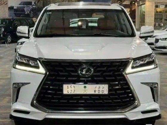 Used Lexus LX 570 III Facelift 2, 5.7 l, 2021 in Saudi Arabia, Dammam by معرض الخشيبان للسيارات, White color. GCC Specs | AUTO.AE | Listing #260280