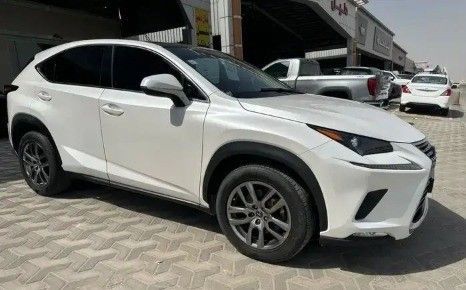 مستعملة Lexus NX 300 أنا فيس ليفت, 2.0 l, 2021 في في المملكة العربية السعودية, الدمام من معرض مجموعة السلام Al-salam gulf، اللون أبيض. مواصفات الخليج | AUTO.AE | إعلان #259200